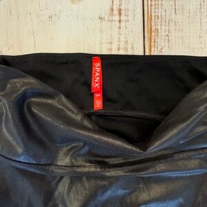 SPANX Black Faux leather leggings Women’s size Small #2437